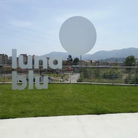 Luna Blu אורחן *